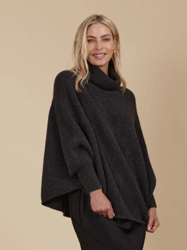 Miru Poncho Ash