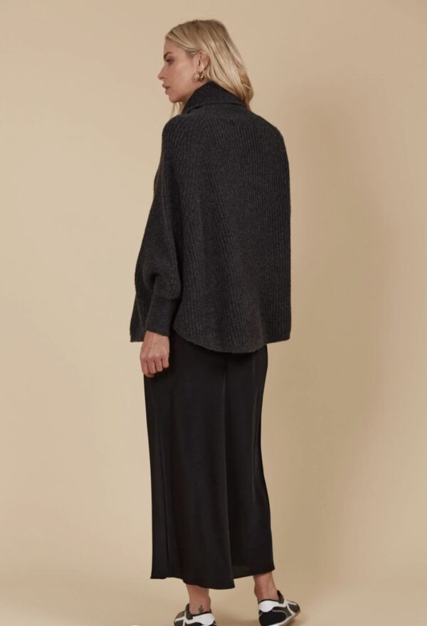 Miru Poncho Ash - Image 3