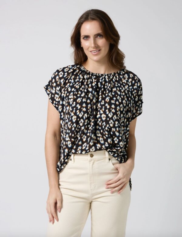 Clio Blouse Navy leopard - Image 2