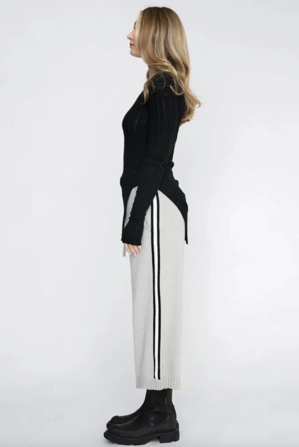 Rounded Veneer Tunic Black - Image 3