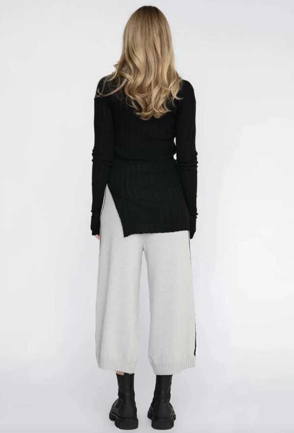 Rounded Veneer Tunic Black - Image 4