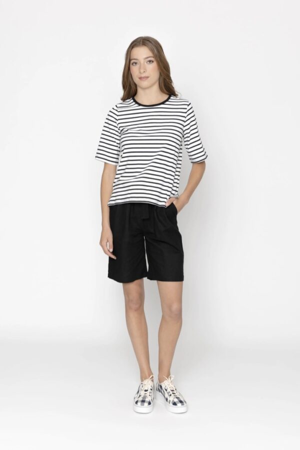 Arrow Tee-Black+White Stripe