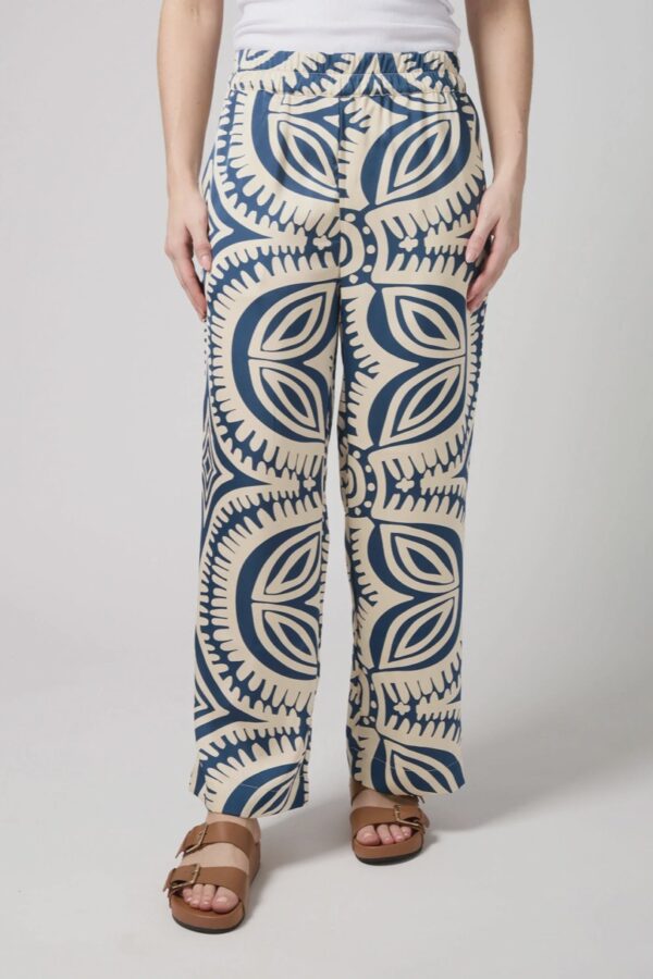 Jenna Pant-Bellinis Bondi