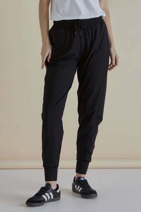 Cara Travel Jogger 25