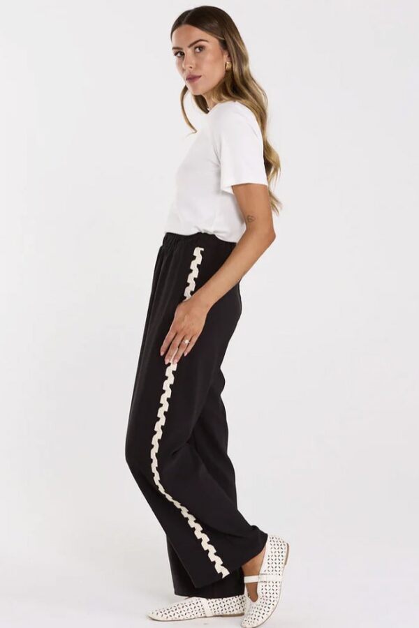 Nina Pant-Black