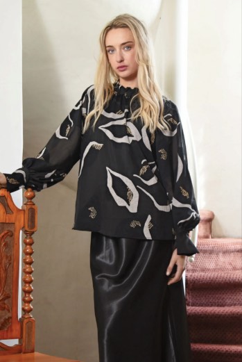 High Drama Blouse-Black