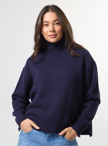 Tessa Knit-Valrhona
